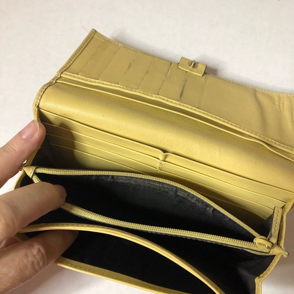 GUCCI 🌼 Authentic Vintage Long Wallet/Credit Card Holder in Pale Yellow - Picture 5 of 13